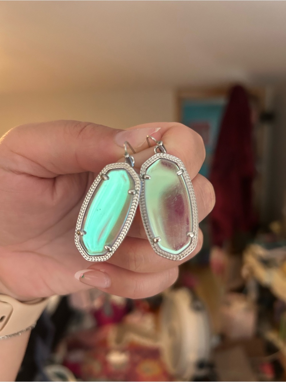 Kendra Scott Elle Earrings in Dichroic Glass - Picture 2 of 5